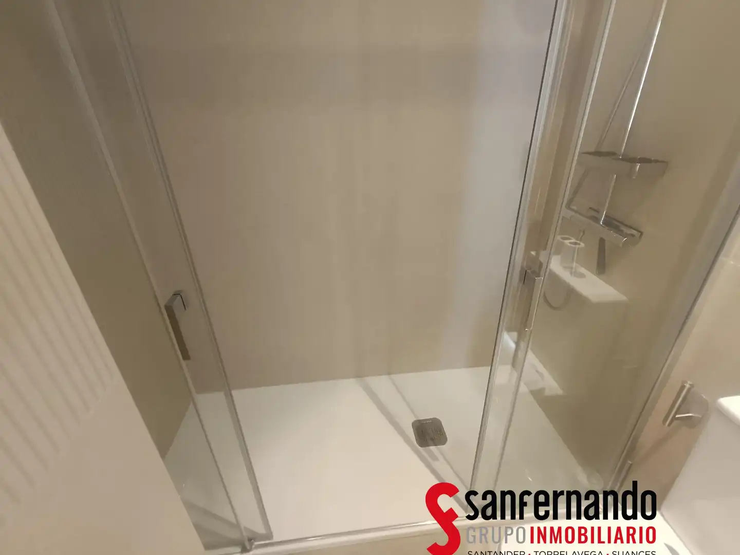 Badezimmer von Wohnung zur Miete in Santander mit Heizung, Möbliert und Balkon