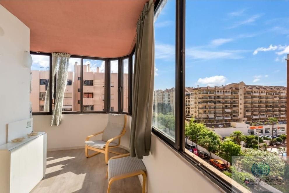Dormitori de Pis en venda en Fuengirola amb Aire condicionat, Terrassa i Piscina comunitària