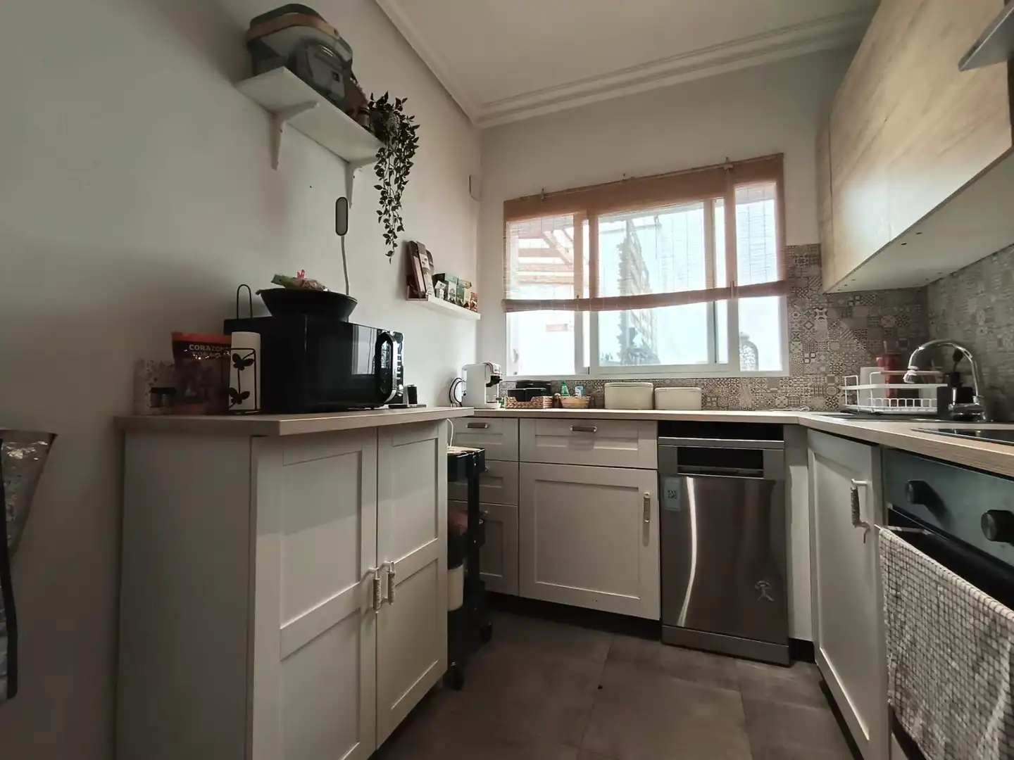 Küche von Wohnung zum Verkauf in Córdoba mit Klimaanlage, Terrasse und Balkon