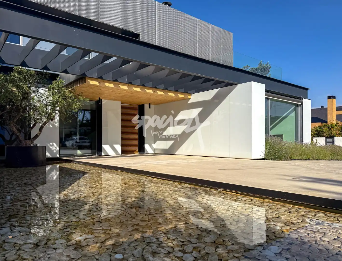 Vista exterior de Casa o chalet en venta en Pozuelo de Alarcón con Aire acondicionado, Calefacción y Jardín privado