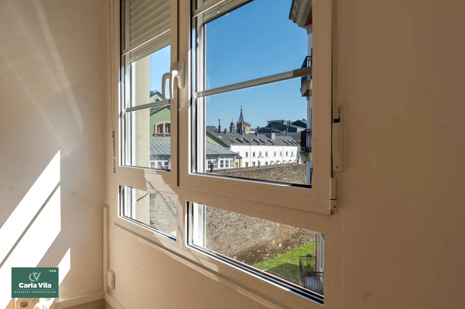 Vista exterior de Piso de alquiler en Lugo con Calefacción, Parquet y Lavadora