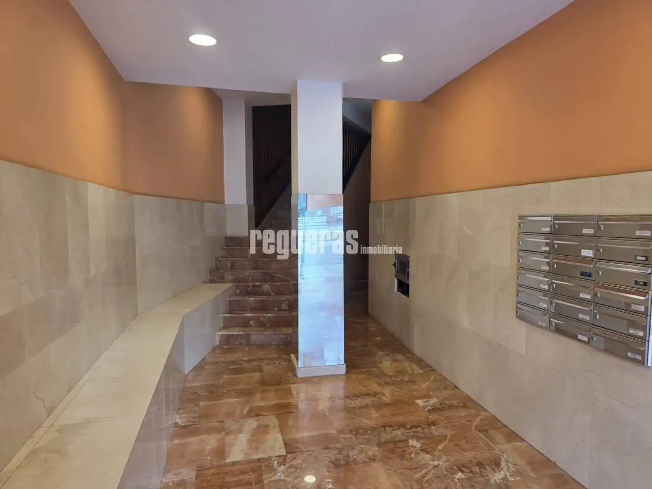 Apartamento en venta en Avilés con Calefacción