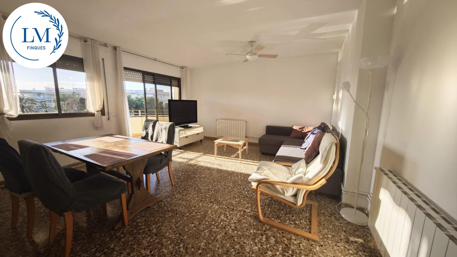Living room of Flat for rent in Vilanova i la Geltrú  with Balcony