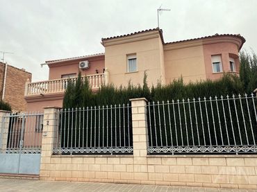 Casa con giardino in vendita a Mariana Pineda