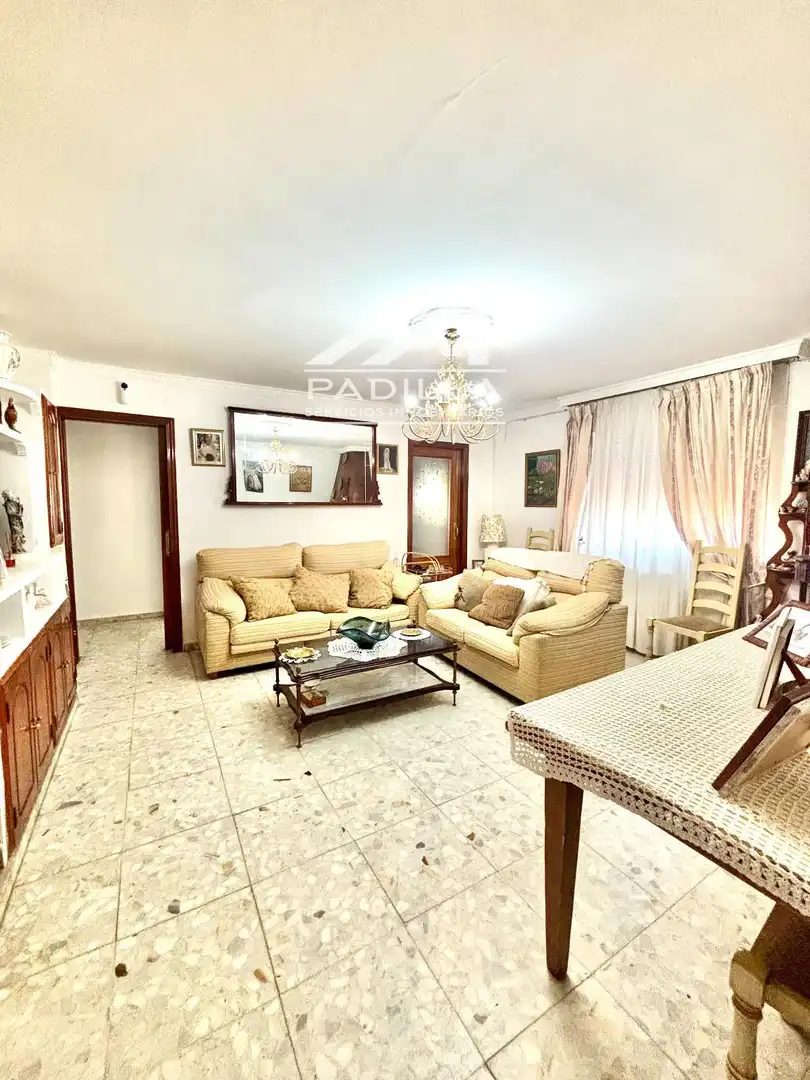 Sala de estar de Casa o chalet en venta en El Viso de San Juan con Calefacción, Trastero y Piscina