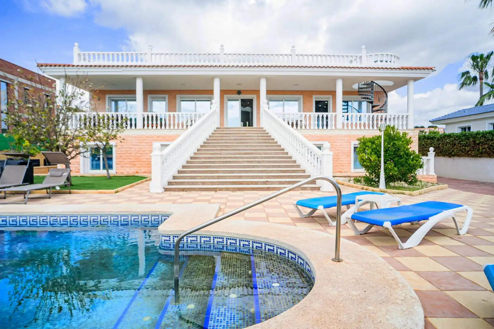 Swimming pool of Houses for sale in L'Alfàs del Pi  with Air Conditioner, Heating and Private garden