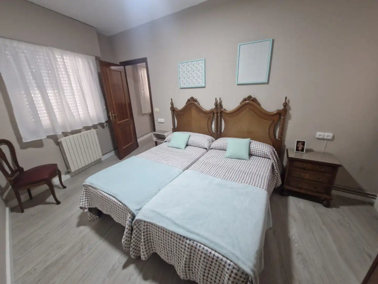 Habitación de Casa o chalet de alquiler en Ourense Capital  con Calefacción, Parquet y Terraza