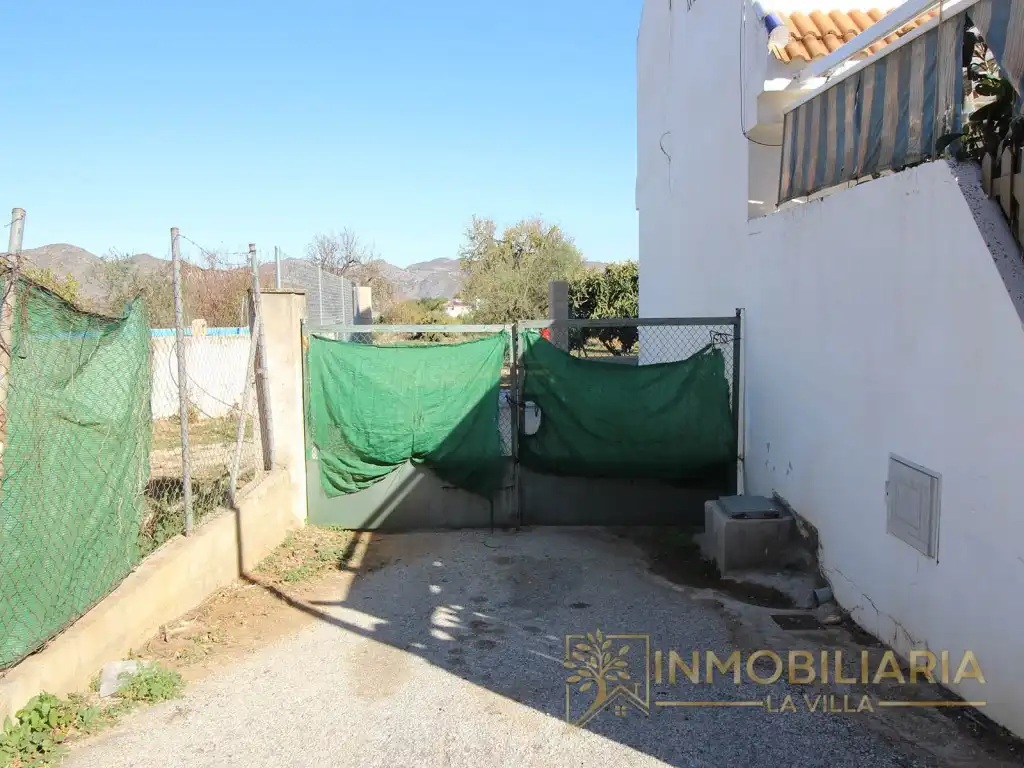 Vista exterior de Casa o xalet en venda en Alhaurín de la Torre amb Jardí privat, Terrassa i Moblat