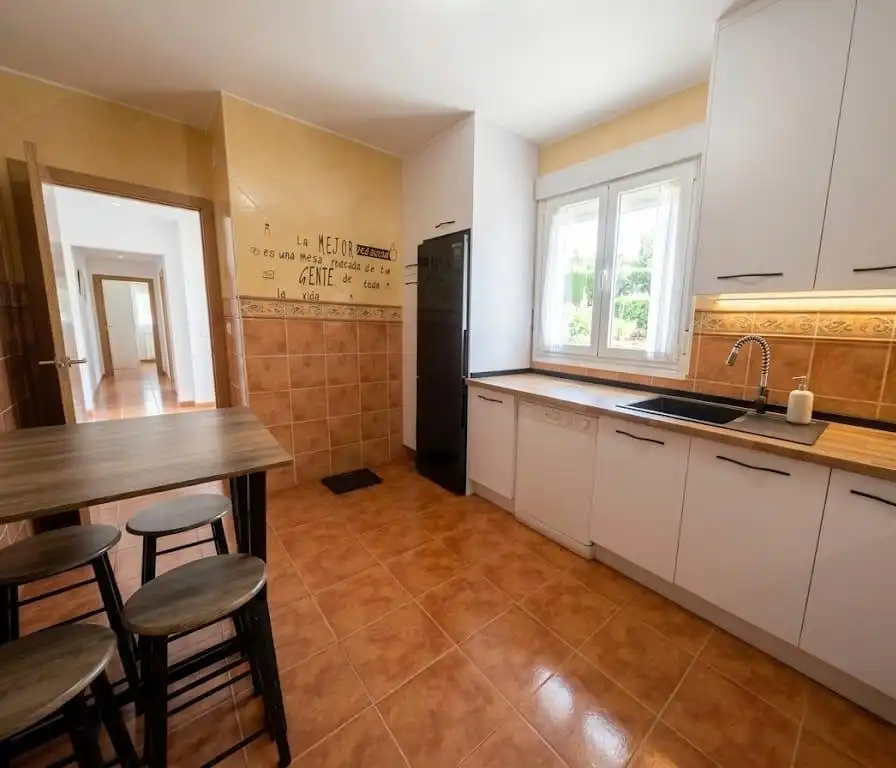 Cocina de Casa o chalet en venta en Plasencia con Aire acondicionado y Jardín privado
