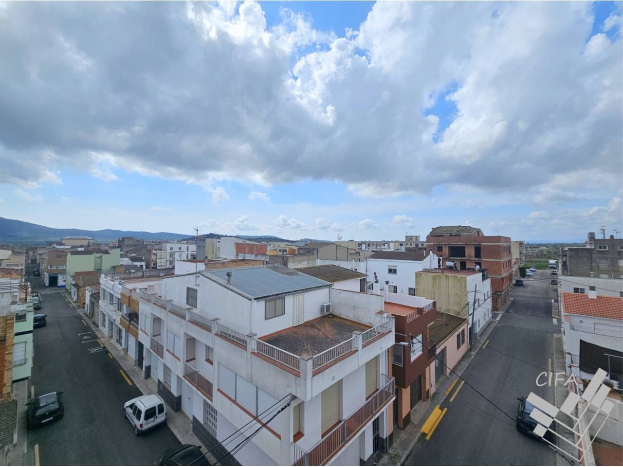 Vista exterior de Pis en venda en Ulldecona amb Calefacció, Moblat i Balcó