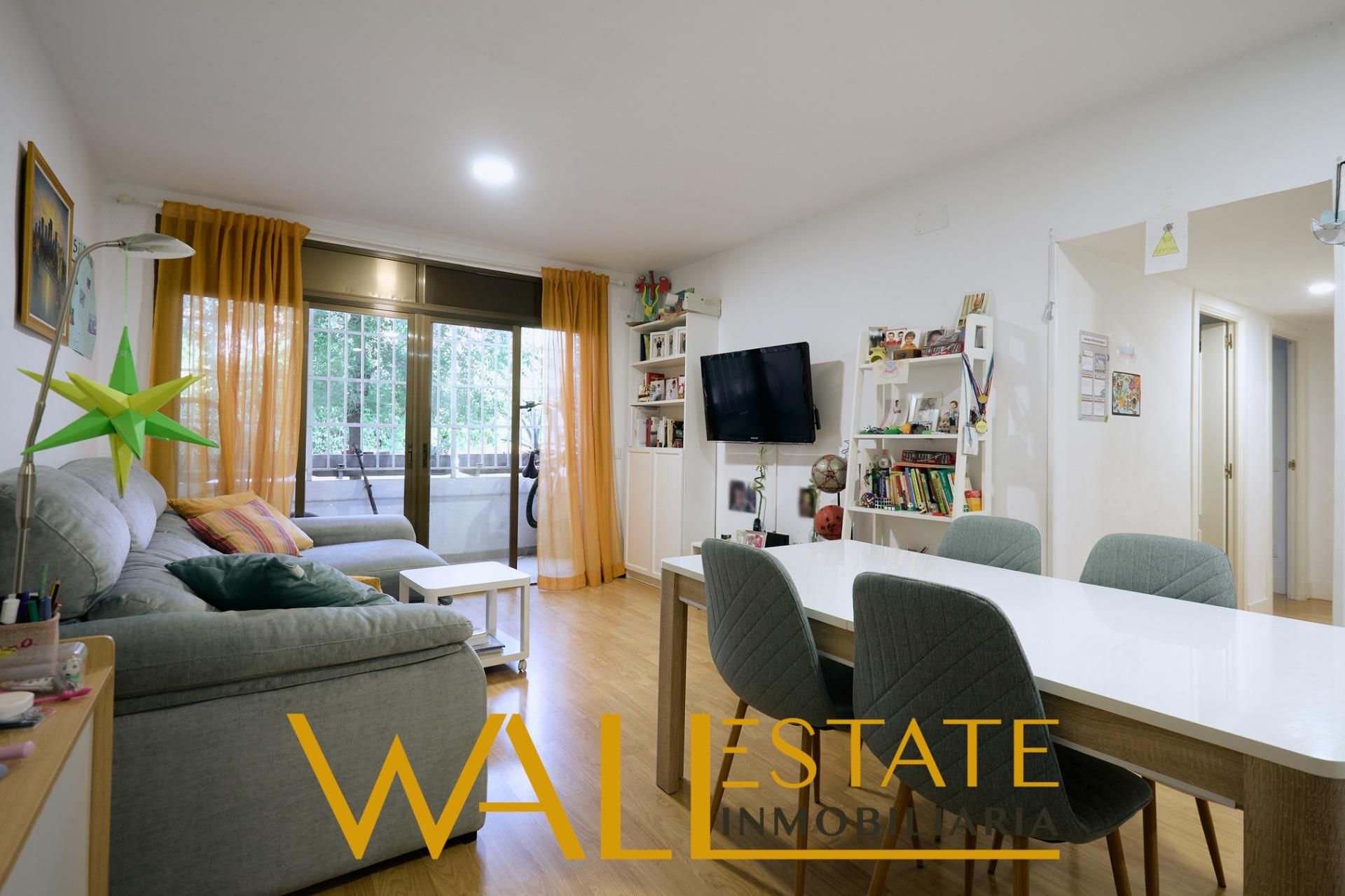 Vista exterior de Planta baja en venta en  Madrid Capital con Jardín privado, Parquet y Terraza