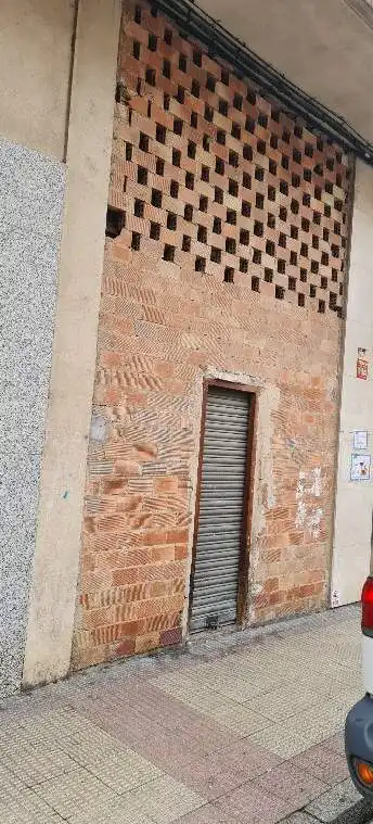 Vista exterior de Local de alquiler en  Logroño