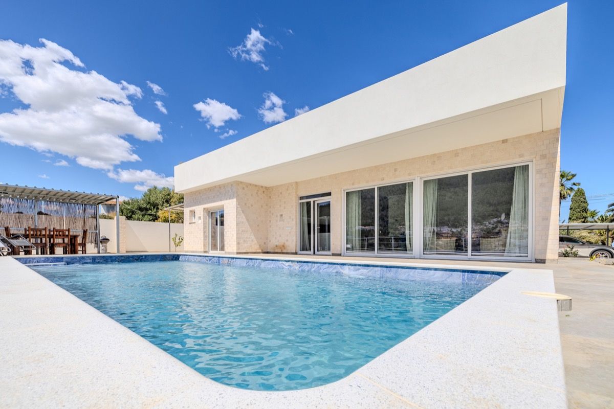 Swimming pool of House or chalet for sale in Dénia  with Air Conditioner, Heating and Private garden