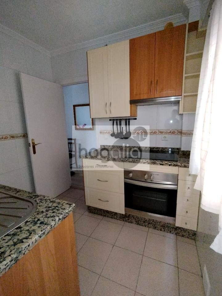 Kitchen of Flat to rent in  Sevilla Capital  with Air Conditioner, Terrace and Storage room