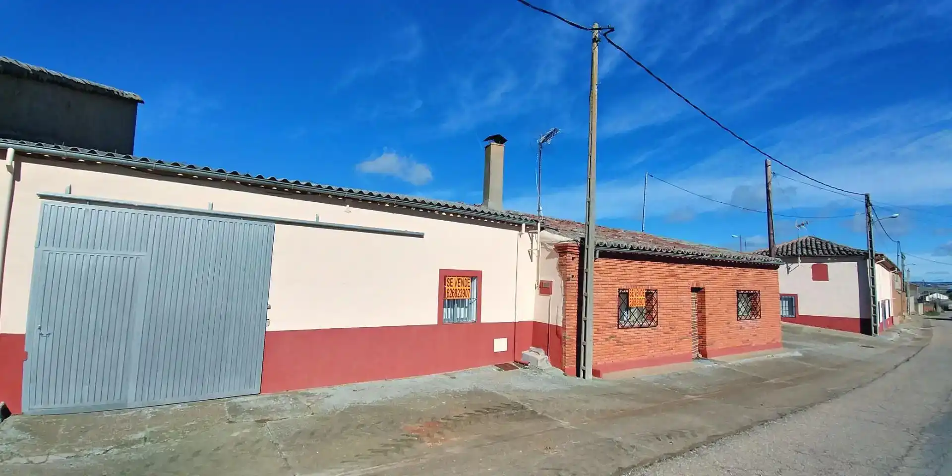 Vista exterior de Casa o chalet en venta en Castronuevo con Trastero, Amueblado y Horno
