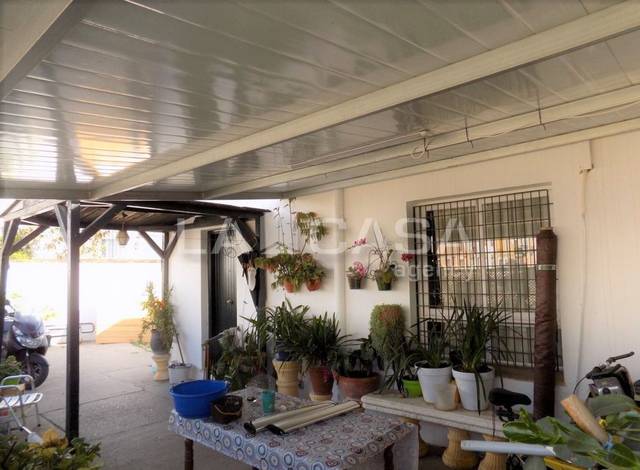 Casa-chalet en Venta en Calle Nao Santiago en V Centenario - Piletas - Capuchinos