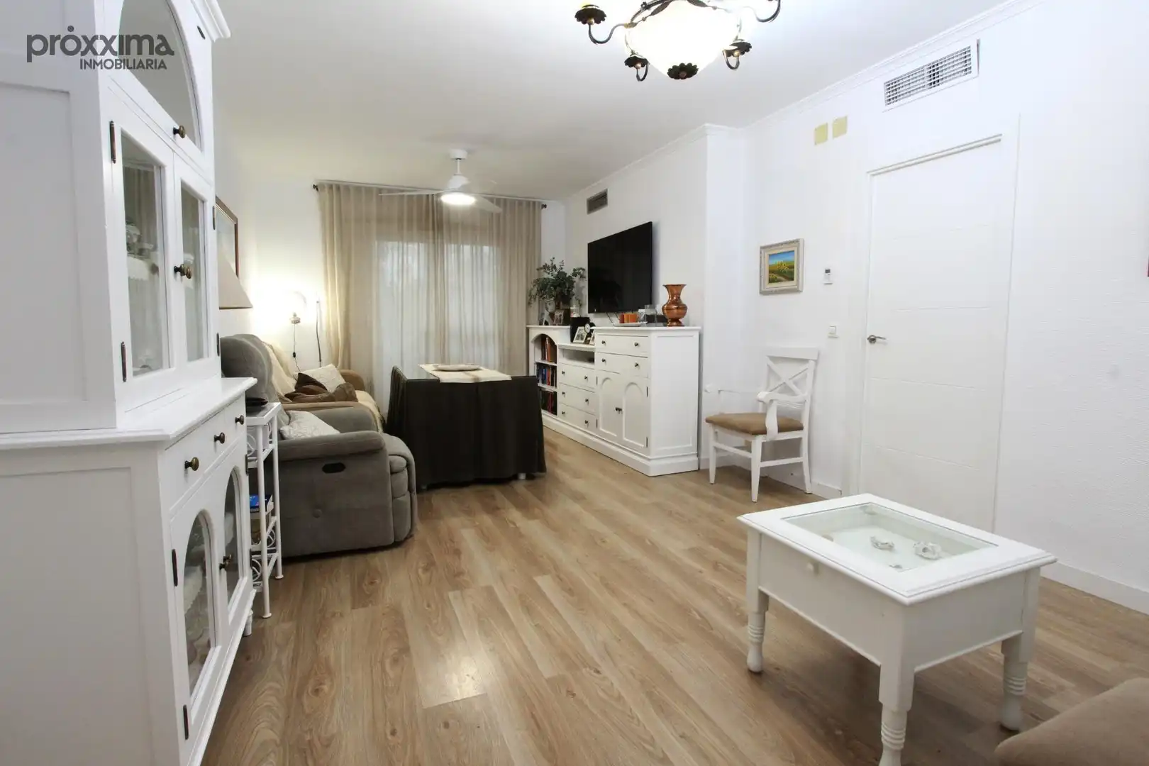 Sala d'estar de Pis en venda en Sevilla amb Aire condicionat i Terrassa