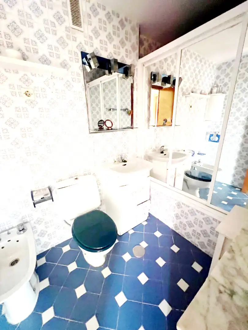 Baño de Piso en venta en Madrid con Calefacción, Parquet y Terraza