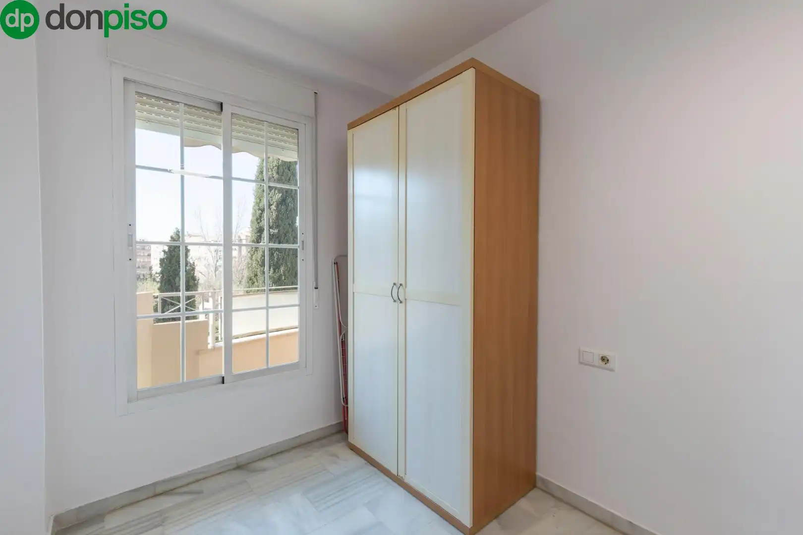 Schlafzimmer von Wohnung zum Verkauf in Granada mit Klimaanlage, Heizung und Terrasse