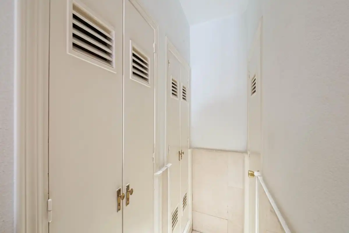 Flat for sale in Camas  with Air Conditioner, Heating and Storage room