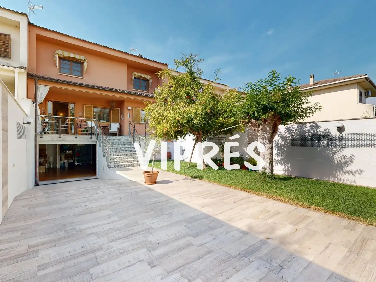 Vista exterior de Casa adosada en venta en Mérida con Calefacción