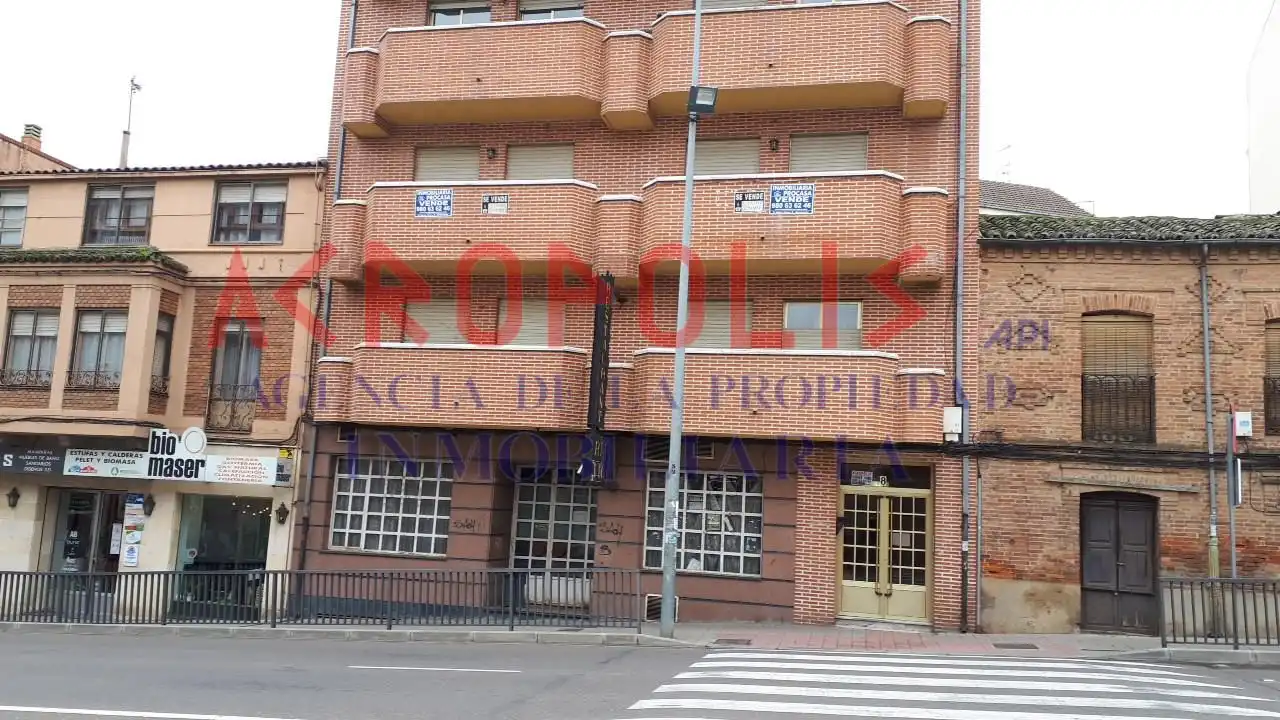 Local comercial de lloguer a Benavente