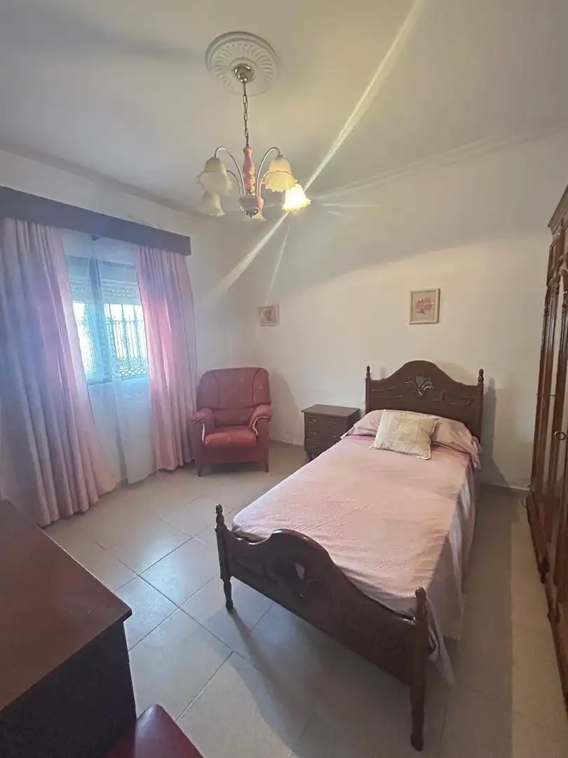 Habitación de Casa o chalet en venta en Utrera