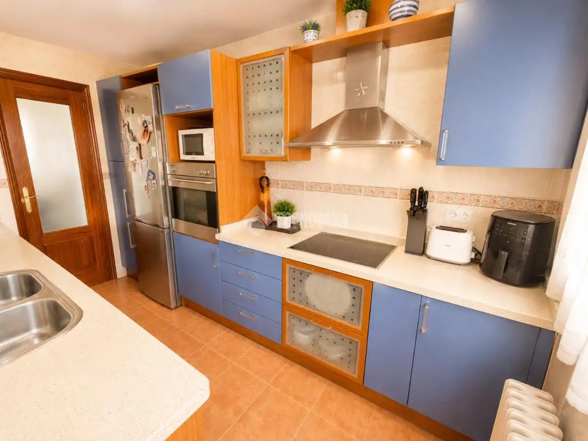 Kitchen of Flat for sale in Armilla  with Air Conditioner and Heating