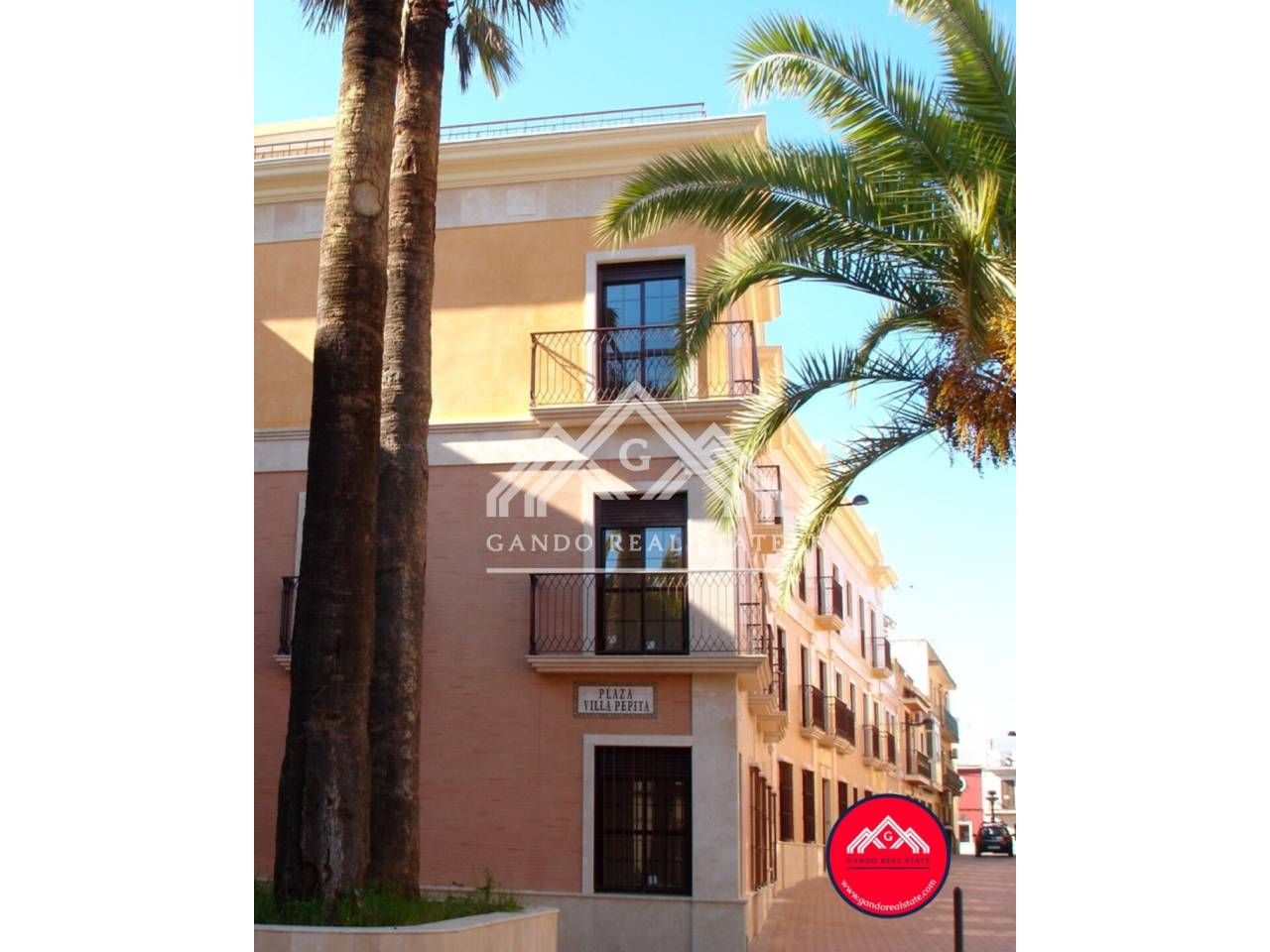 Vista exterior de Dúplex en venda en Dos Hermanas amb Aire condicionat i Jardí privat