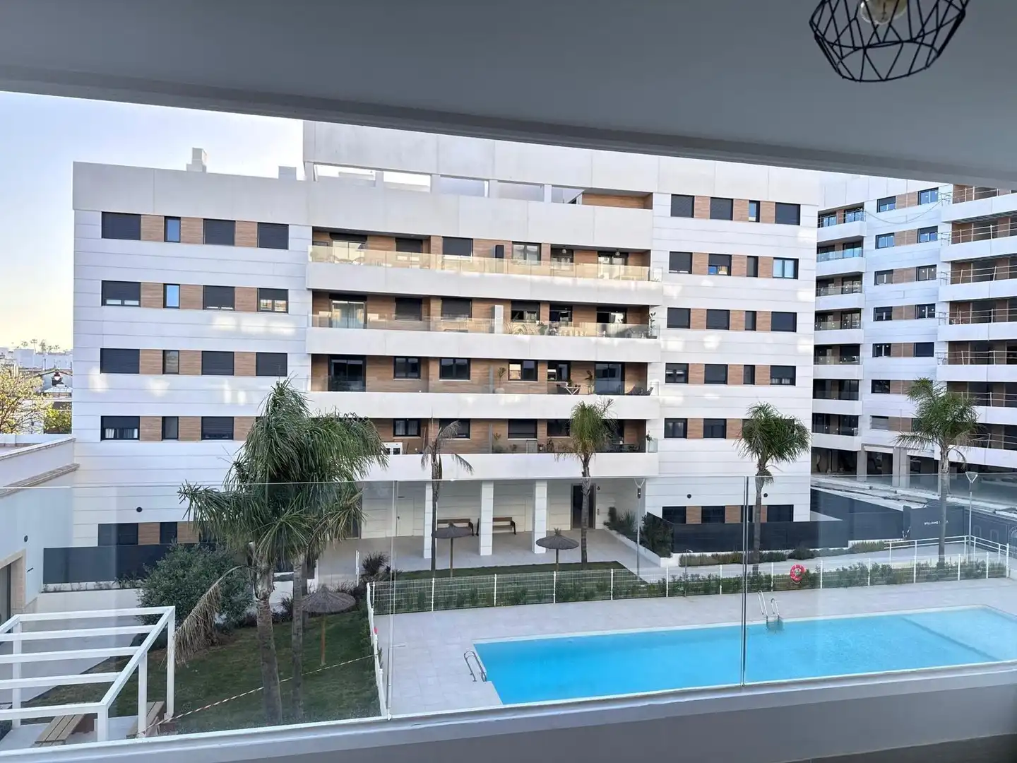 Außenansicht von Wohnung zur Miete in Jerez de la Frontera mit Klimaanlage, Heizung und Privatgarten