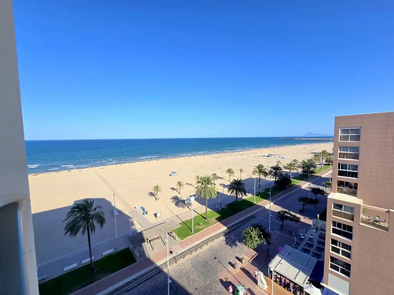 Vista exterior de Apartament en venda en Gandia amb Aire condicionat, Terrassa i Moblat