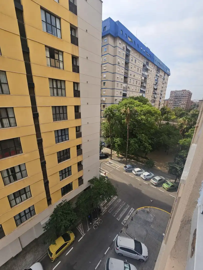 Exterior view of Flat for sale in Valencia  with Air Conditioner, Furnished and Balcony