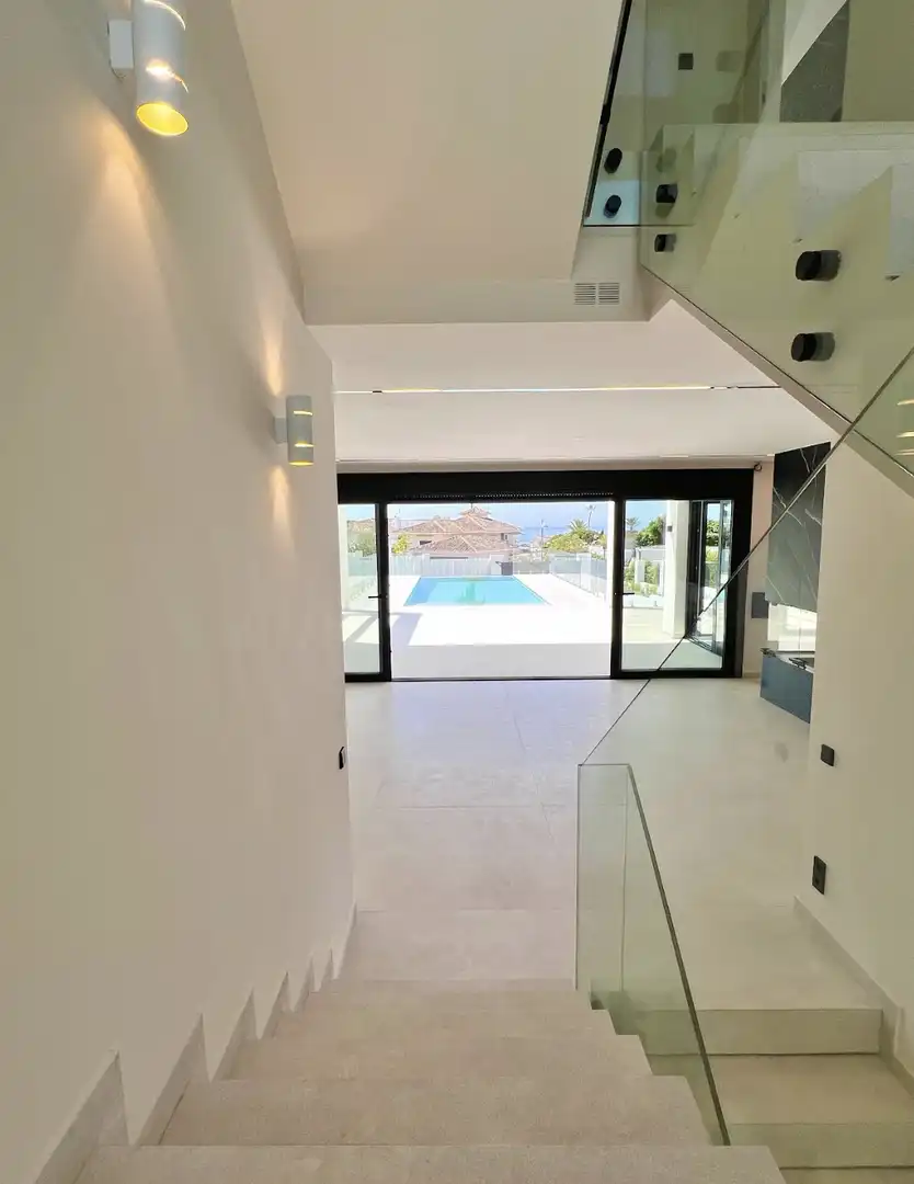 Haus oder Chalet zum Verkauf in Marbella mit Klimaanlage, Heizung und Privatgarten