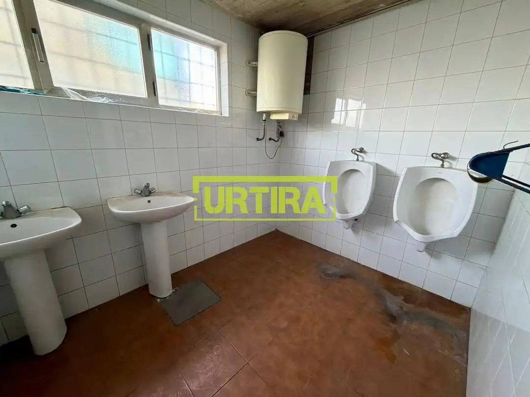 Baño de Nave industrial de alquiler en Astigarraga