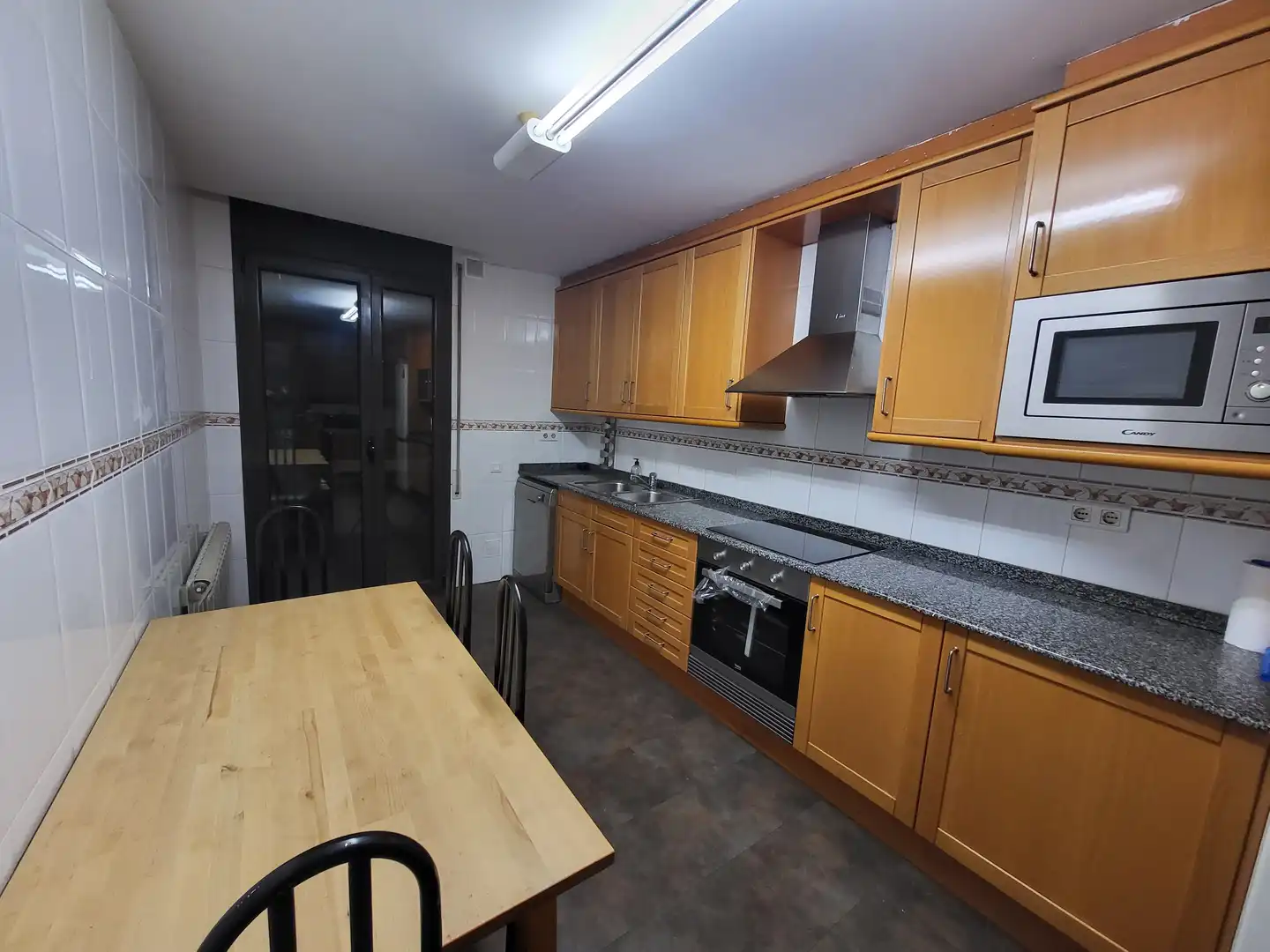 Küche von Wohnung zur Miete in Sabadell mit Heizung, Parkett und Ofen