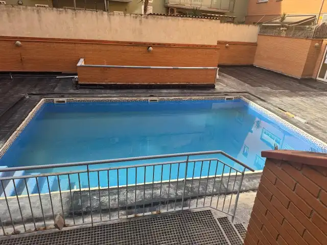 Swimming pool of Flat for sale in Barcelona  with Air Conditioner, Heating and Parquet flooring