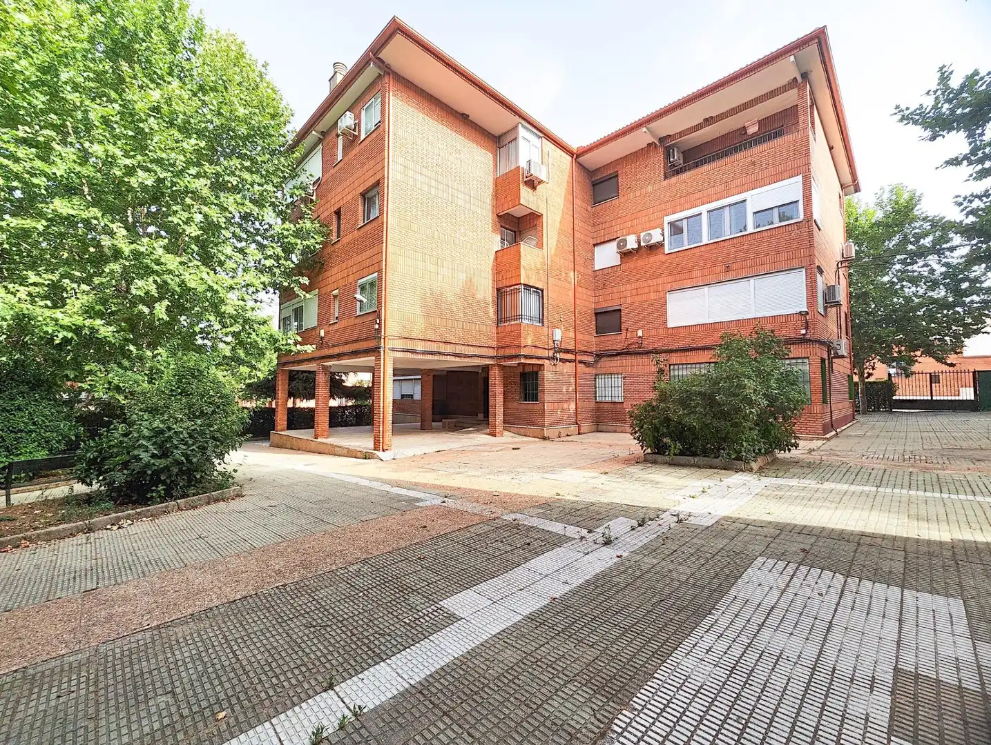 Vista exterior de Pis en venda en Puertollano amb Jardí privat, Parquet i Moblat