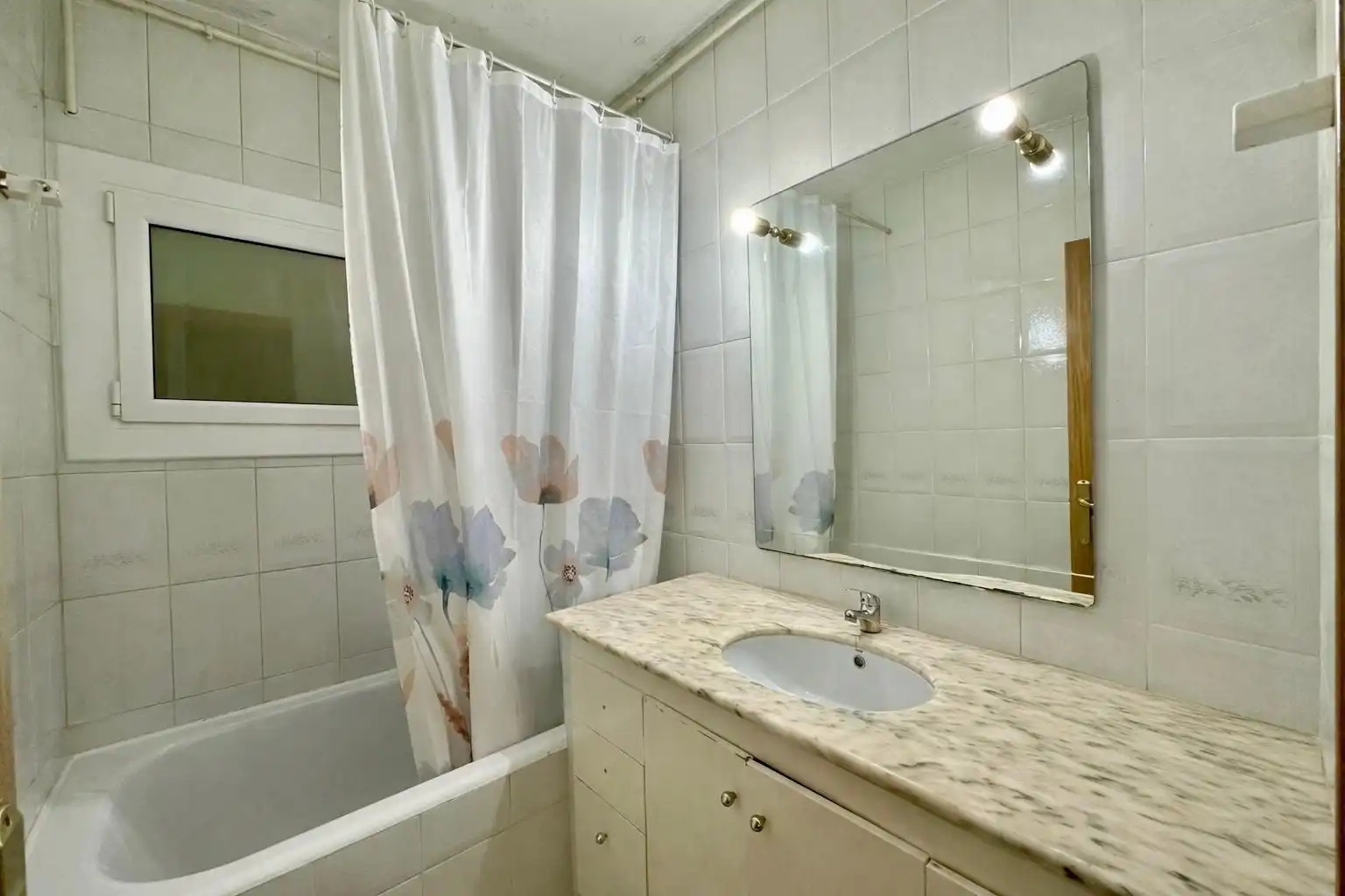 Baño de Piso en venta en Granollers con Calefacción y Balcón
