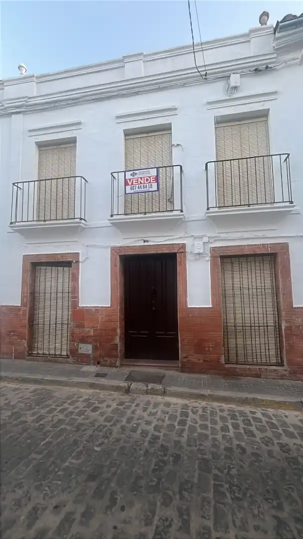 Casa en venda a Calle Ávalos 23