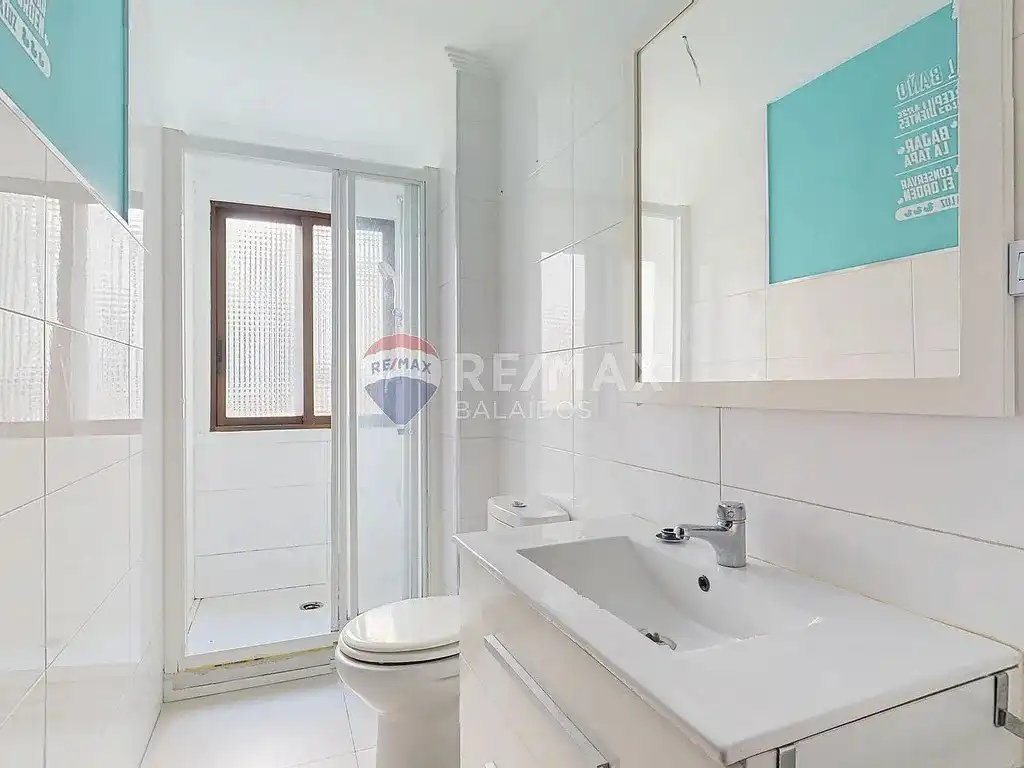 Bathroom of Flat for sale in Vigo   with Heating, Parquet flooring and Terrace