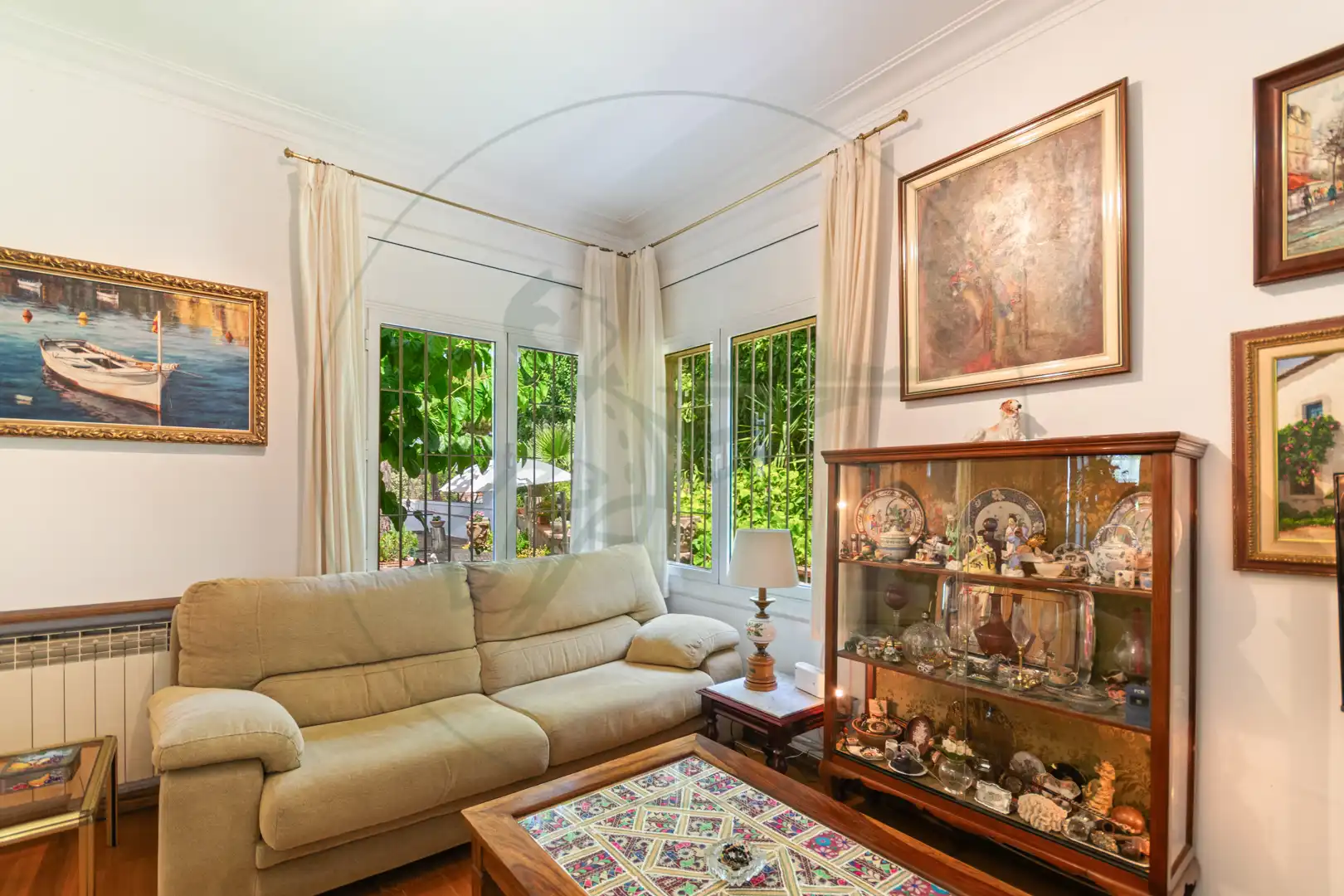 Living room of Houses for sale in Sant Cugat del Vallès  with Heating, Private garden and Parquet flooring