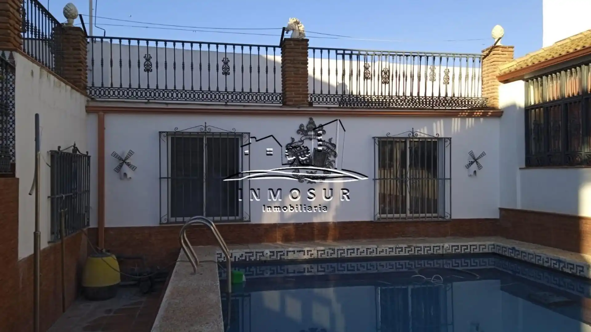 Vista exterior de Casa o chalet en venta en Lucena con Terraza, Trastero y Piscina