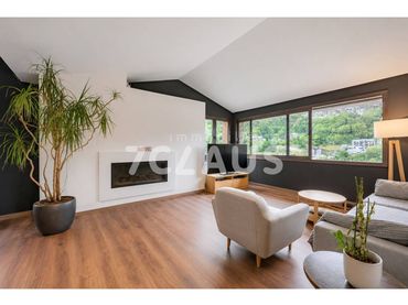 Dúplex con ascensor en venta en Calle Anyós
