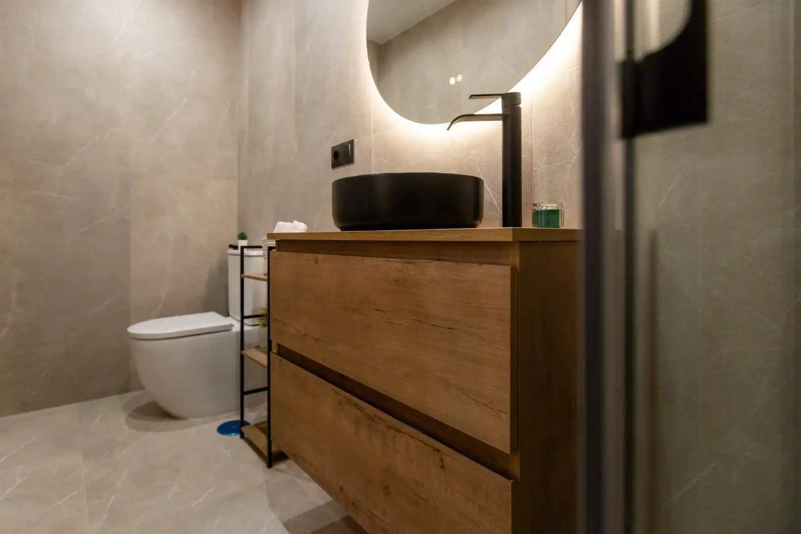 Bathroom of Study for sale in Granada  with Air Conditioner, Heating and Furnished