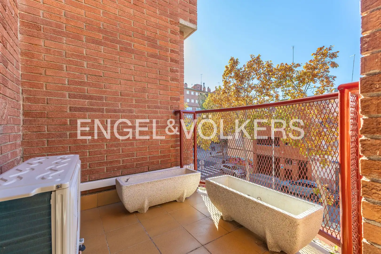 Terrassa de Casa adosada en venda en Sabadell amb Aire condicionat, Calefacció i Jardí privat