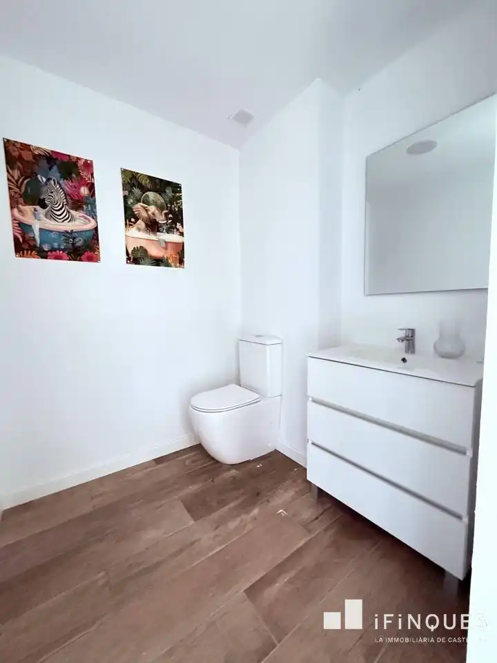 Bathroom of Houses for rent in Castellar del Vallès  with Air Conditioner, Heating and Private garden