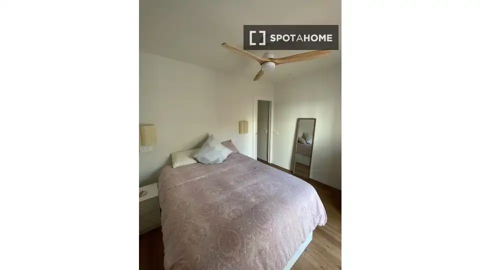 Bedroom of Flat for rent in Madrid  with Air Conditioner, Heating and Furnished