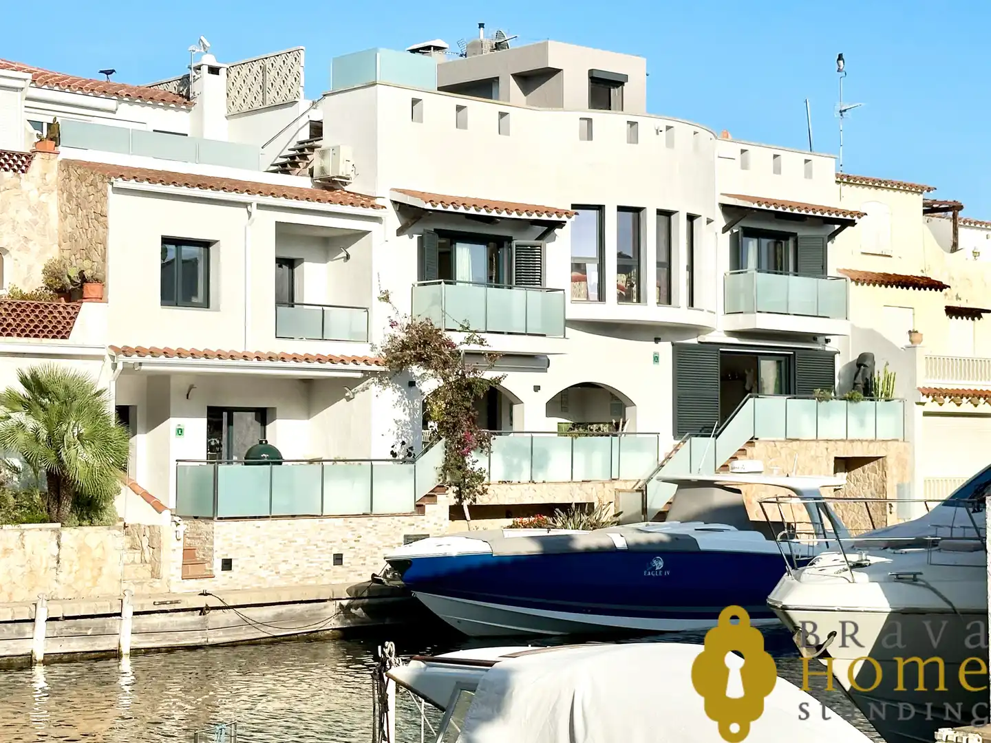 Vista exterior de Casa o chalet en venta en Empuriabrava con Aire acondicionado, Terraza y Piscina