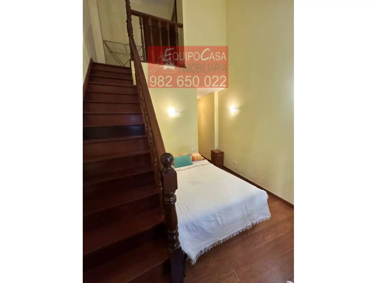 Habitación de Casa adosada en venta en Lugo con Calefacción, Parquet y Amueblado