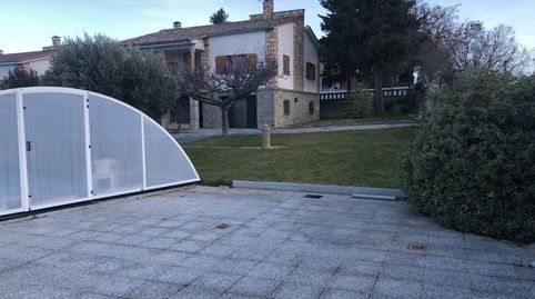 CHALET INDIVIDUAL en Venta OTERO DE HERREROS SEGOVIA BENEFICIOS y VIRTUDES La AMPLITUD. La SITUACIÓN en un entorno tranquilo. La P